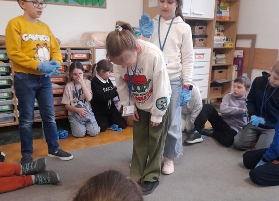 Pierwsza pomoc w klasach 1-3 grafika