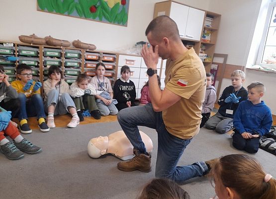 Pierwsza pomoc w klasach 1-3 grafika