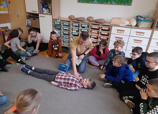 Pierwsza pomoc w klasach 1-3 grafika