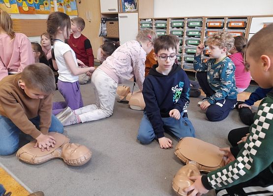 Pierwsza pomoc w klasach 1-3 grafika