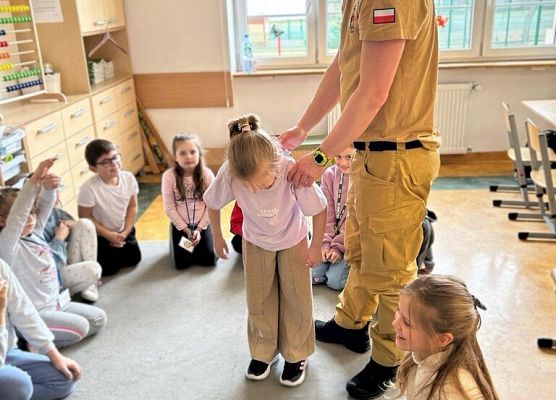 Pierwsza pomoc w klasach 1-3 grafika