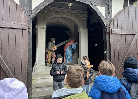 Wielkopostna zaduma na Drodze Krzyżowej grafika