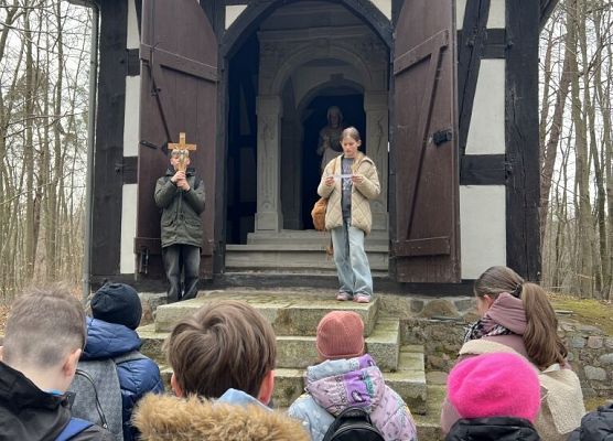 Wielkopostna zaduma na Drodze Krzyżowej grafika