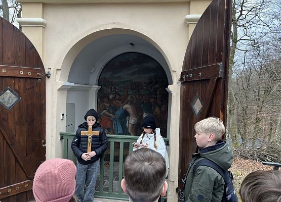 Wielkopostna zaduma na Drodze Krzyżowej grafika