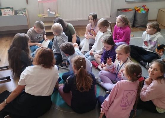 „Do szczęścia człowiekowi potrzeba ogrodu i biblioteki.” grafika