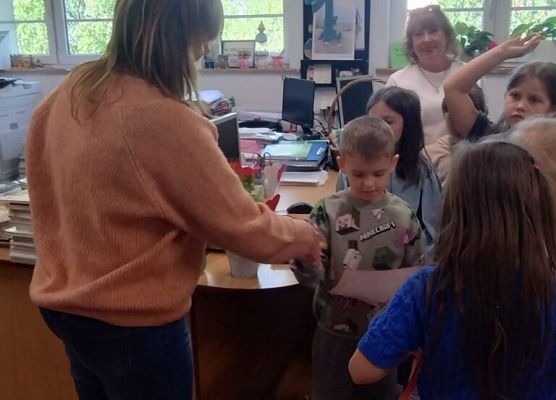 „Do szczęścia człowiekowi potrzeba ogrodu i biblioteki.” grafika