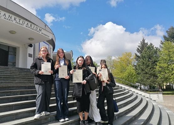 Laureatka w Konkursie Biblijnym grafika