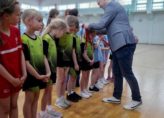 „Kto z nas lepiej i prędzej” grafika