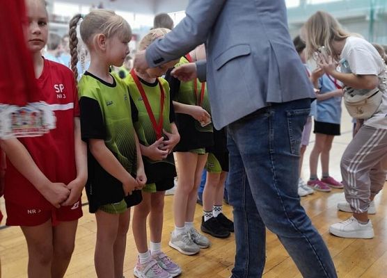 „Kto z nas lepiej i prędzej” grafika