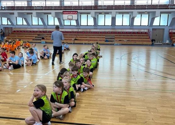 „Kto z nas lepiej i prędzej” grafika