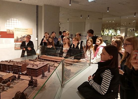 Wycieczka klasy VIII B grafika