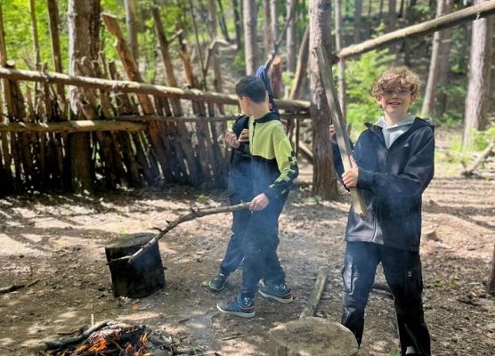 Lekcja przetrwania w Adventure Park grafika