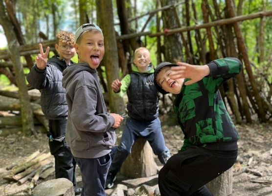 Lekcja przetrwania w Adventure Park grafika