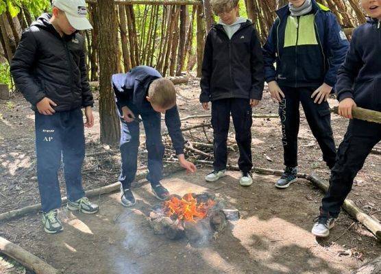 Lekcja przetrwania w Adventure Park grafika