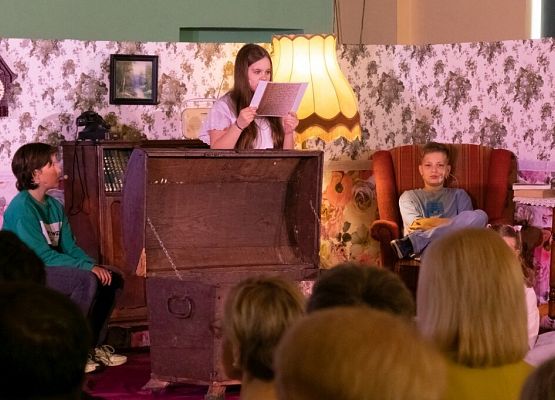 Przeszłość zbudowaliśmy wiedzą. Przyszłość tworzymy sercem. grafika