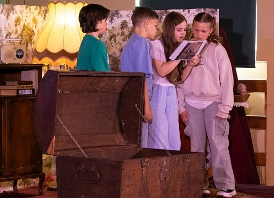 Przeszłość zbudowaliśmy wiedzą. Przyszłość tworzymy sercem. grafika