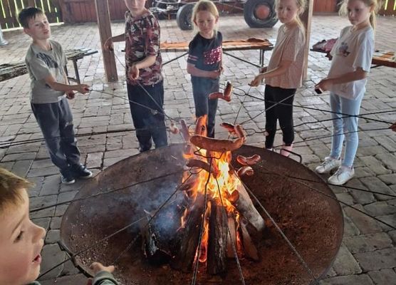 Pionierka obozowa klasy 1a grafika