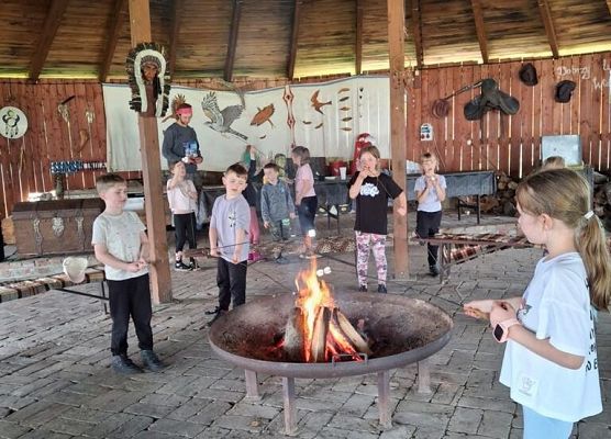 Pionierka obozowa klasy 1a grafika