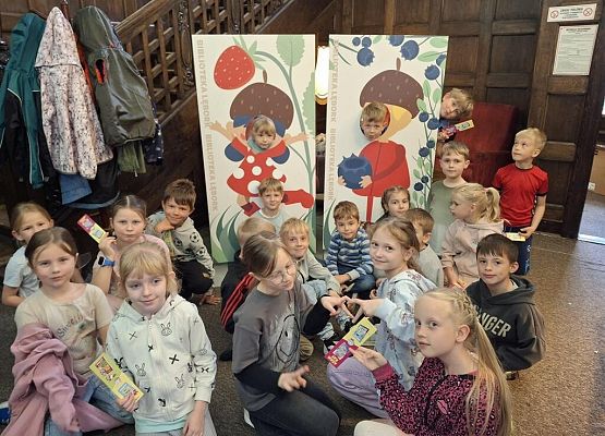 1a na lekcji w Miejskiej Bibliotece Publicznej grafika