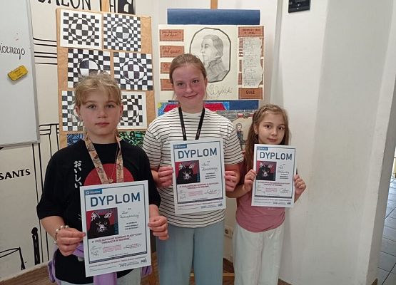 Wyróżnienie i kwalifikacje do wystawy grafika