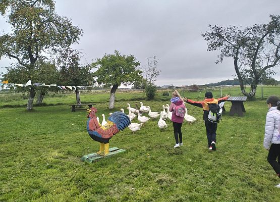 Klasa 4b z wizytą w Swołowie grafika