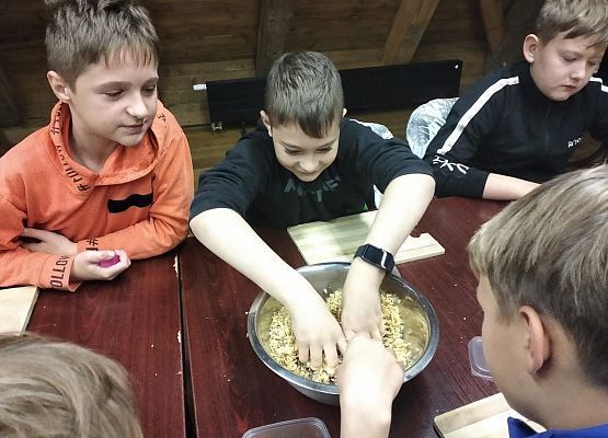 Klasa 4b z wizytą w Swołowie grafika