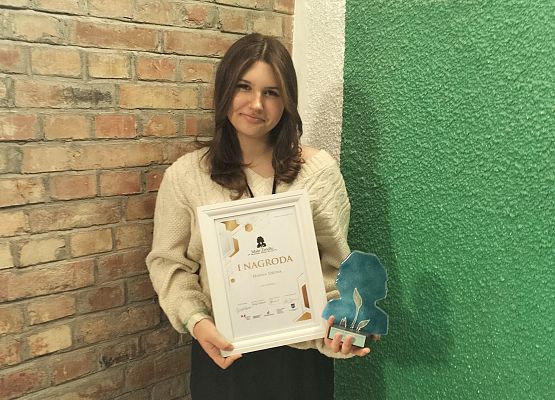 Poetycki sukces Hani grafika