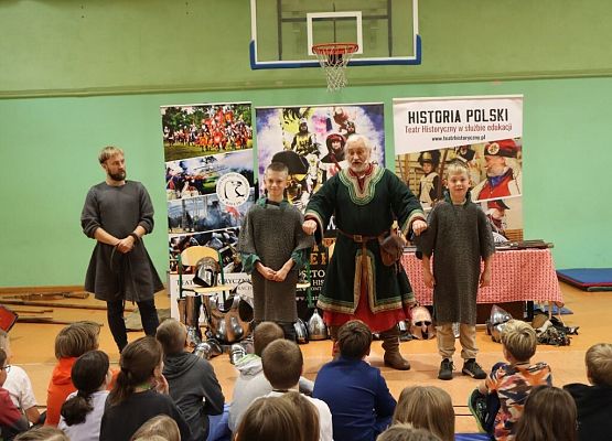 Żywa lekcja historii grafika