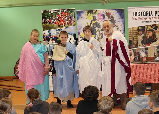 Żywa lekcja historii grafika