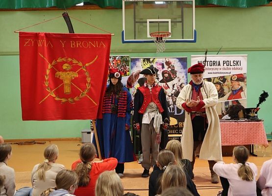 Żywa lekcja historii grafika