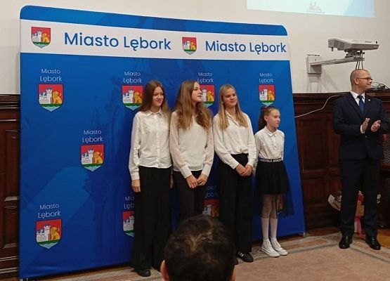 Nagrody i wyróżnienia z okazji Dnia Edukacji Narodowej grafika