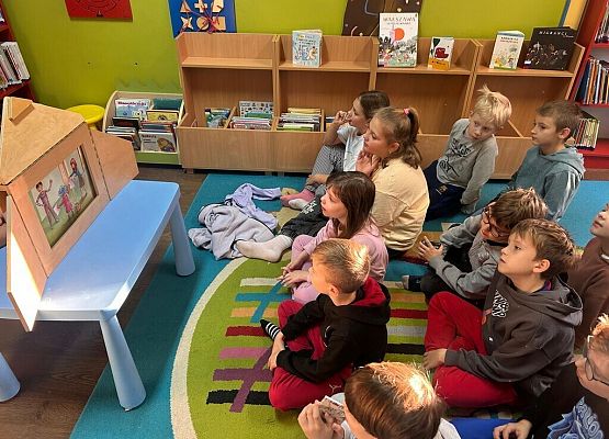 Zajęcia biblioteczne klasy 2b grafika