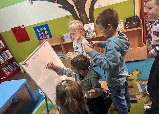 Zajęcia biblioteczne klasy 2b grafika