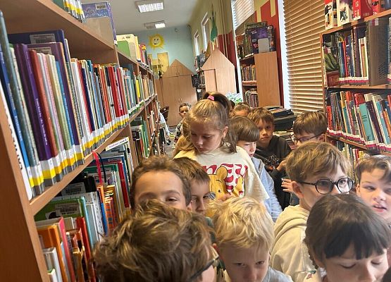 Zajęcia biblioteczne klasy 2b grafika