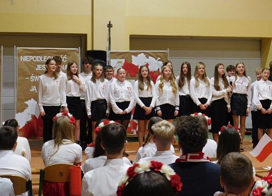 Patriotycznie, uroczyście i radośnie grafika