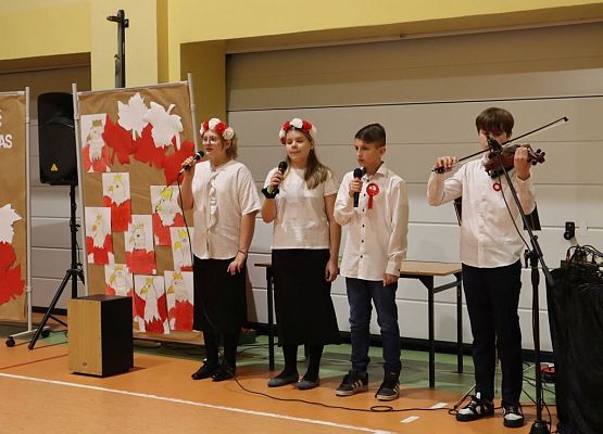 Patriotycznie, uroczyście i radośnie grafika