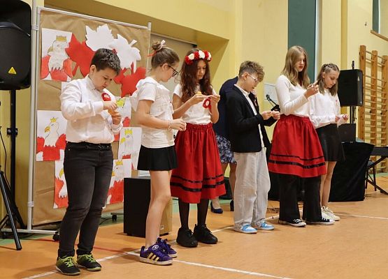 Patriotycznie, uroczyście i radośnie grafika