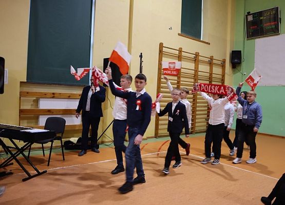 Patriotycznie, uroczyście i radośnie grafika