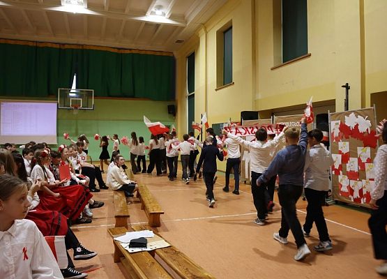 Patriotycznie, uroczyście i radośnie grafika