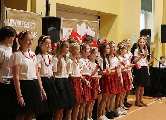 Patriotycznie, uroczyście i radośnie grafika