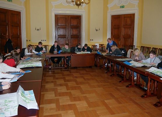 Wizyta klasy 7a w Starostwie Powiatowym w Lęborku grafika