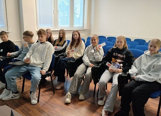 Klasa 8c odwiedziła Urząd Skarbowy w Lęborku grafika