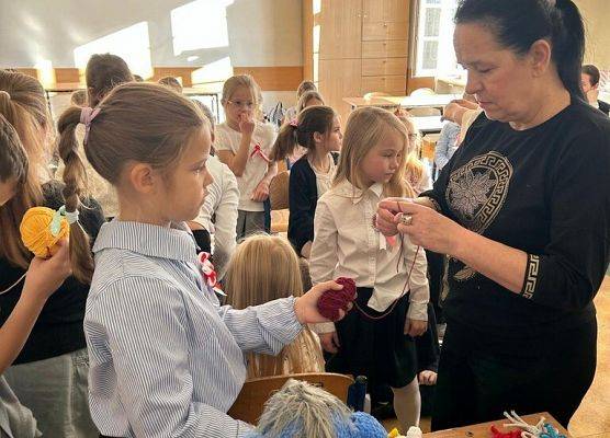 Poznajemy zawody - klasa 2c i 2d grafika