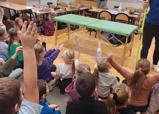 Poznajemy zawody - klasa 2c i 2d grafika