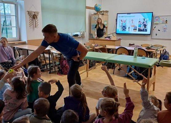 Poznajemy zawody - klasa 2c i 2d grafika