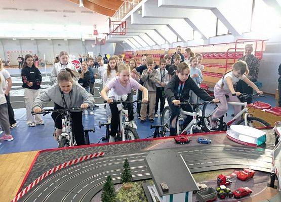Rowerowe emocje w Miejskiej Hali Sportowej grafika
