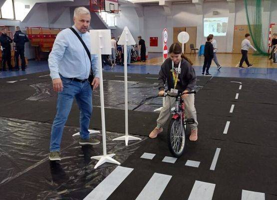 Rowerowe emocje w Miejskiej Hali Sportowej grafika