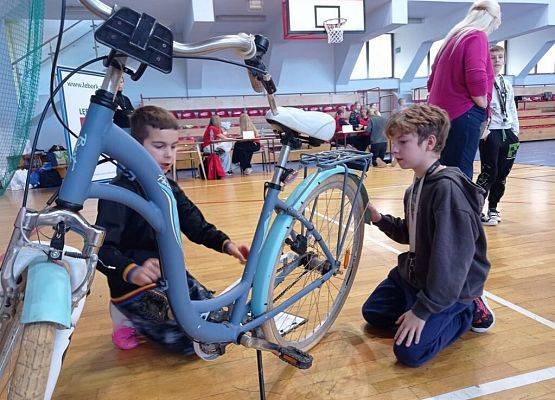 Rowerowe emocje w Miejskiej Hali Sportowej grafika