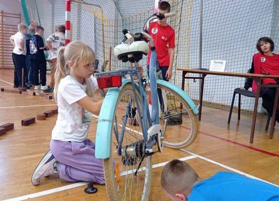 Rowerowe emocje w Miejskiej Hali Sportowej grafika