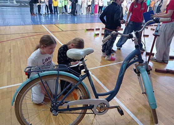 Rowerowe emocje w Miejskiej Hali Sportowej grafika